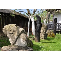 Muzeul Popa - Curtea cu sculpturi - aspecte 07.jpg