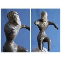 Casa colectiilor - Sala 1 -  statuieta brons epoca migratiilor.jpg