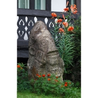 Neculai Popa - Sculptura piatra - Curte 11.jpg